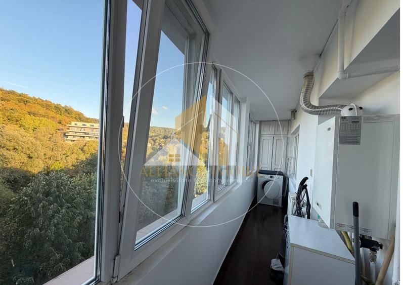 Apartament cu 3 camere decomandat, mobilat în Ștefan cel Mare