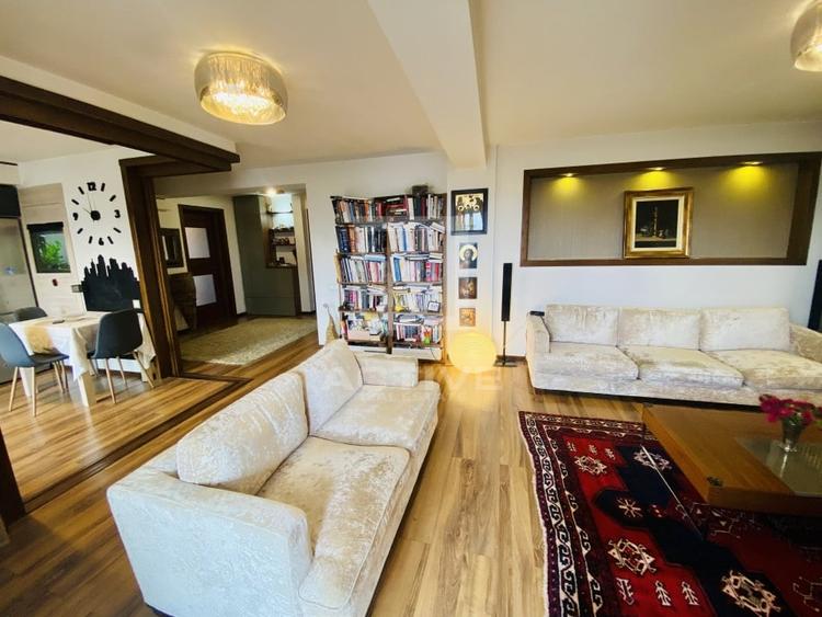Apartament cu 3 camere semidecomandat, mobilat în Gheorgheni