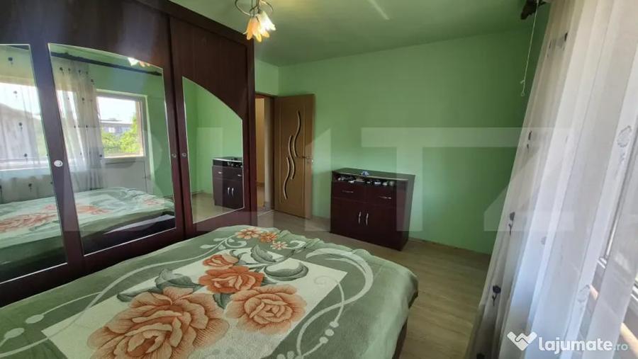Apartament cu 3 camere decomandat în Carpați 2