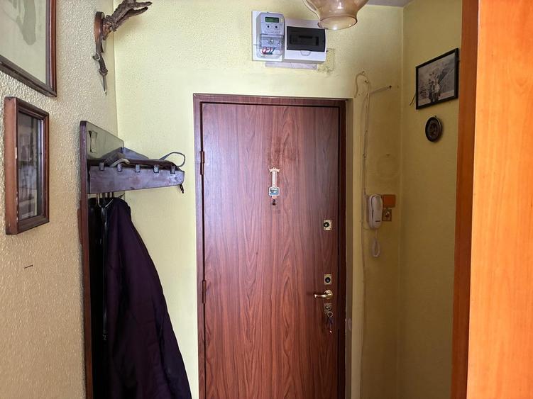 Apartament cu 3 camere semidecomandat în Drumul Taberei