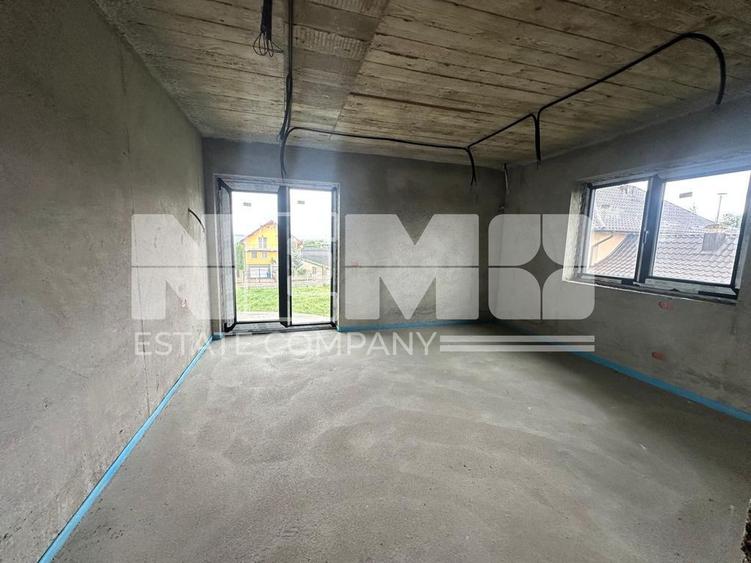 Casă cu 5 camere cu Teren 2300 Mp în Moara