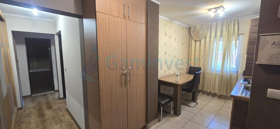 Apartament cu 3 camere decomandat în Nufărul