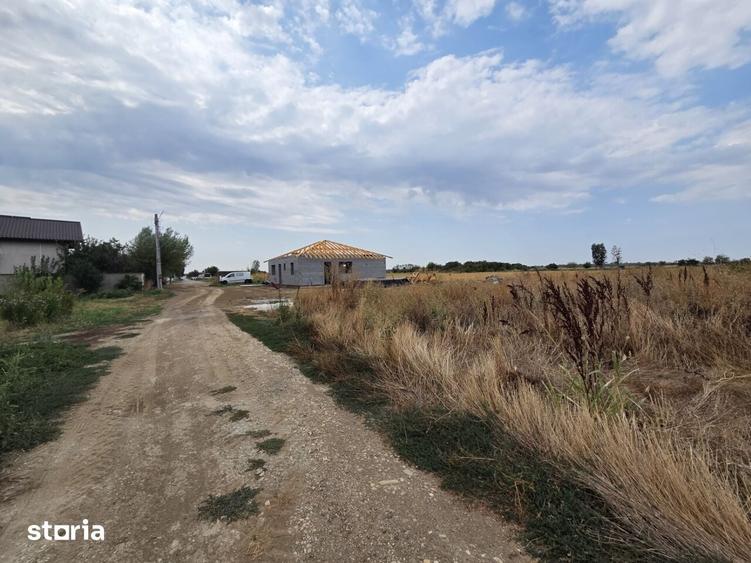 VANZAREL LOTURI 430 MP. - 1 DECEMBRIE - STR. NARCISELOR - 3