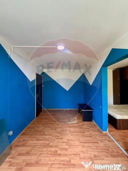 Apartament cu 3 camere semidecomandat în Central