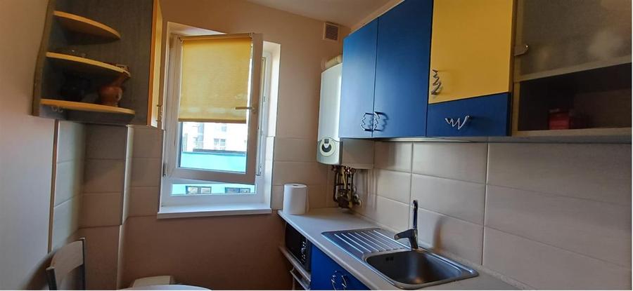 Apartament cu 2 camere decomandat, mobilat în Tractorul