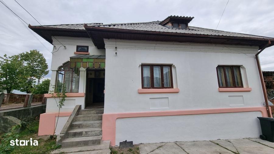 Casă cu 5 camere cu Teren 1500 Mp în Domnești