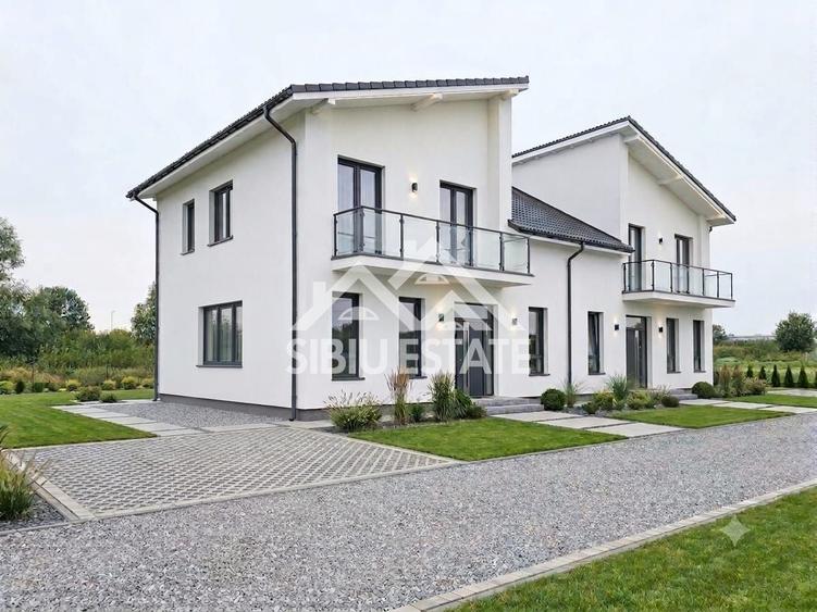 Duplex cu 5 camere cu Canalizare în Șelimbăr
