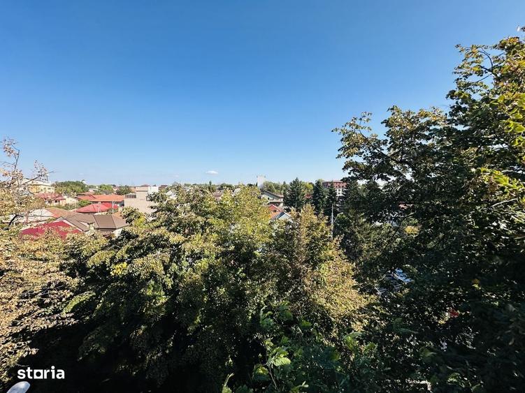 Apartament cu 3 camere decomandat în Apusului