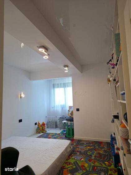 Apartament cu 3 camere în Piața Centrală