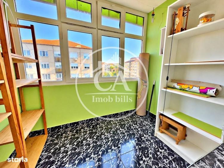 Apartament cu 4 camere decomandat în Rogerius