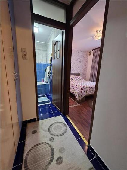 Apartament cu 2 camere semidecomandat, mobilat în Micro 14