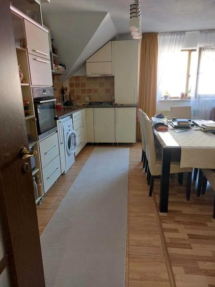 Apartament cu 3 camere semidecomandat în Dosu Bricii