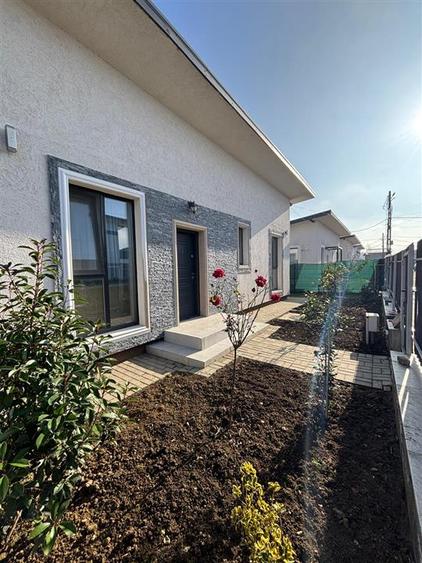 Casă cu 3 camere cu Canalizare în Bucium