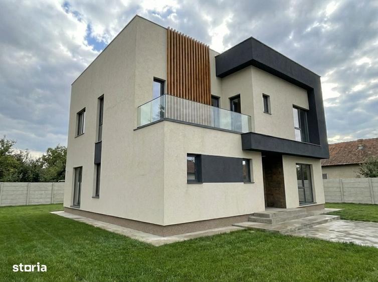 Casă cu 4 camere cu Teren 400 Mp în Central