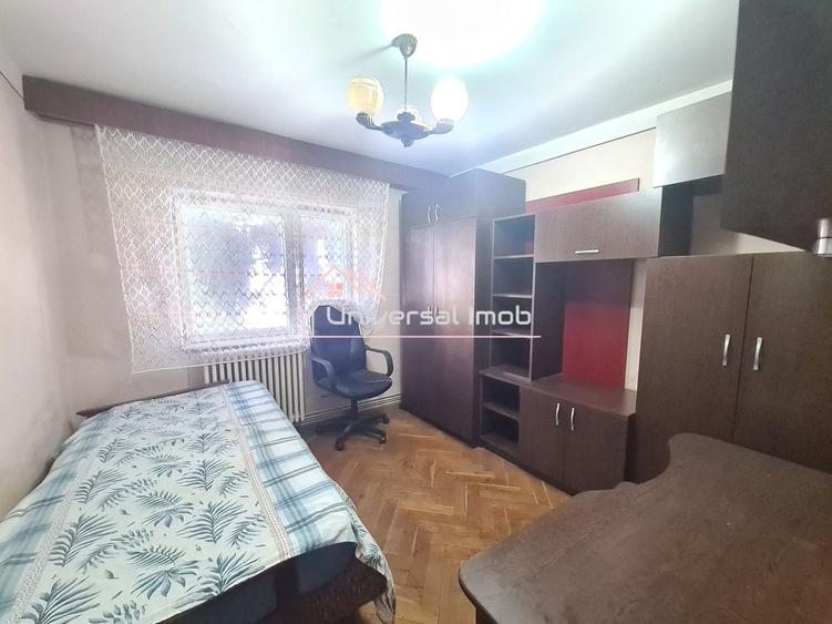 Apartament cu 4 camere decomandat, mobilat în Mănăștur
