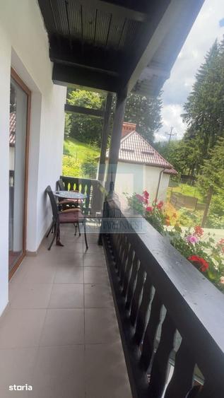 Casă cu 7 camere cu Teren 340 Mp în Central