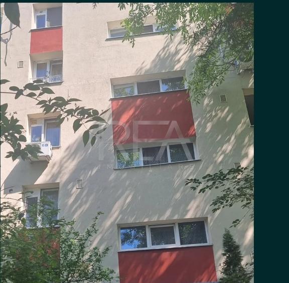 Apartament cu 4 camere decomandat în Berceni