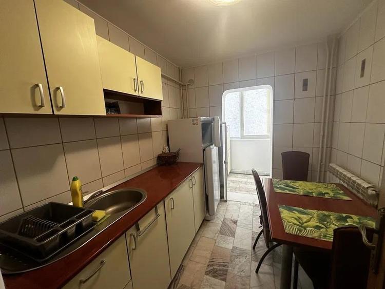 Apartament cu 2 camere decomandat, mobilat în Călărași