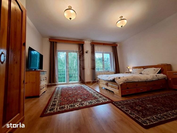 Casă cu 5 camere decomandat cu Teren 2000 Mp în Central