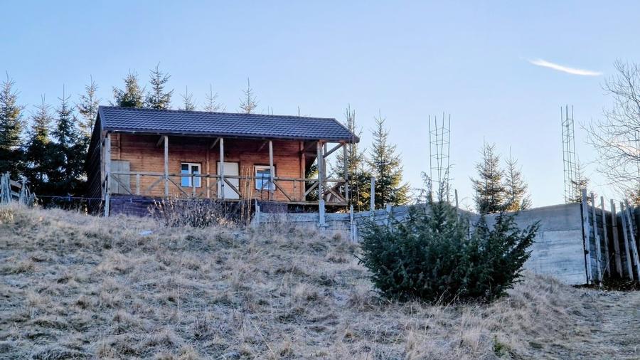 Teren intravilan de 3400 mp, în Fundata