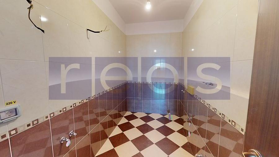 Apartament cu 4 camere decomandat în Beller