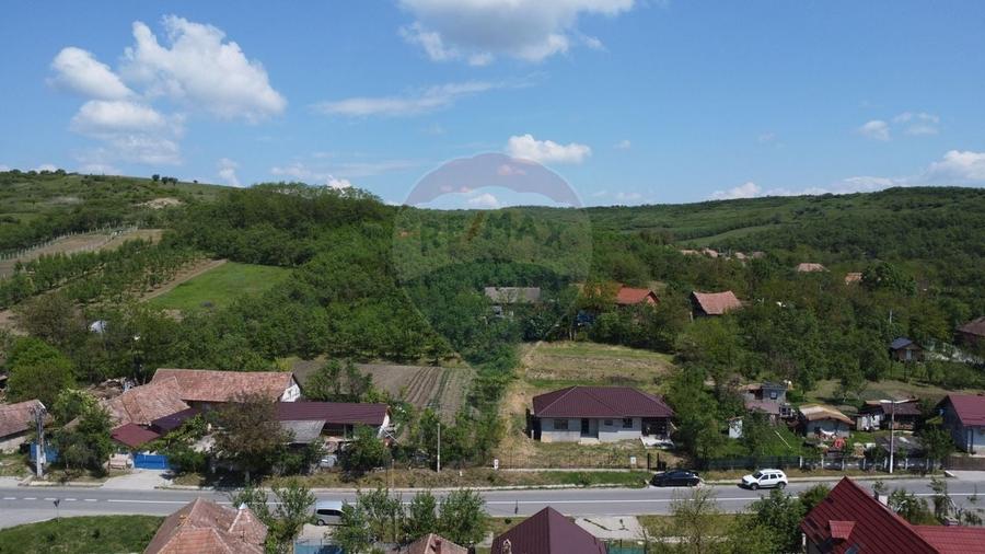 Casă individuală cu 4 camere cu Teren 1109 Mp în Răscruci