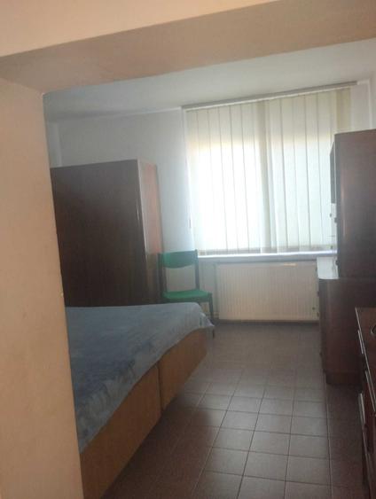 Casă cu 2 camere semidecomandat în Central