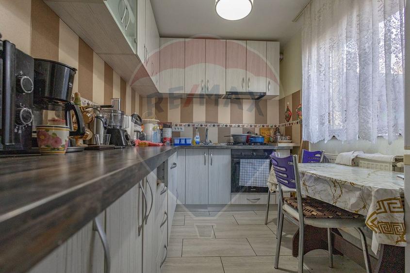 Casă individuală cu 6 camere cu Teren 266 Mp în Șagului
