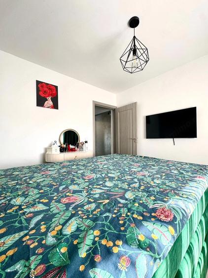 Apartament cu 3 camere semidecomandat în Dâmbovița