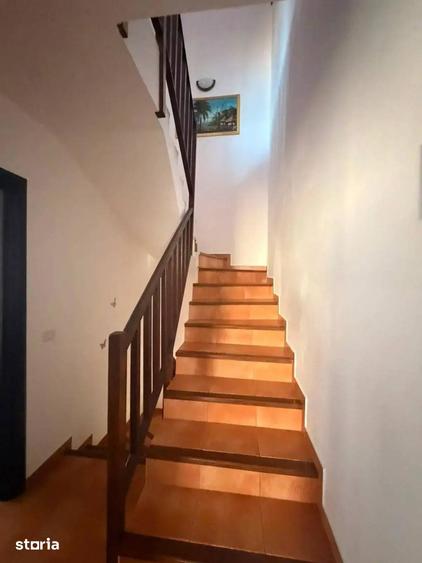 Casă cu 6 camere cu Teren 245 Mp în Mogoșoaia