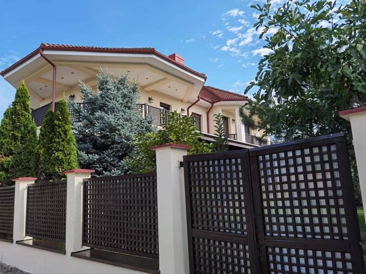 Casă cu 5 camere cu Canalizare în Iancu Nicolae