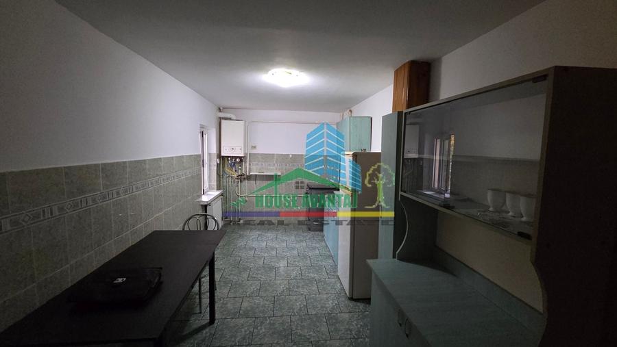 Apartament cu 3 camere decomandat în Brăilei