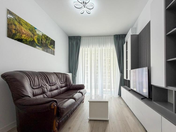 Apartament cu 5 camere decomandat, mobilat în Tudor Vladimirescu