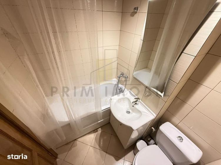 Apartament cu 2 camere decomandat în Hala Centrală