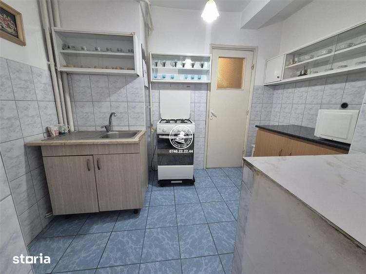 Apartament cu 3 camere decomandat în Gară