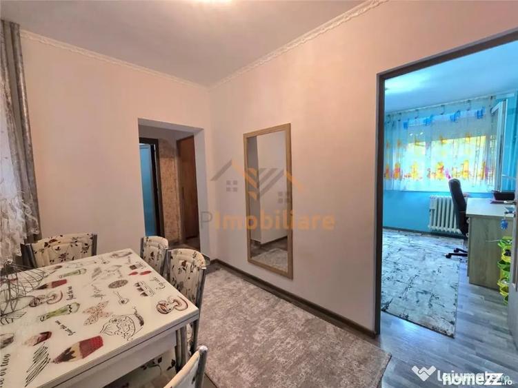 Apartament cu 4 camere decomandat în Rogerius