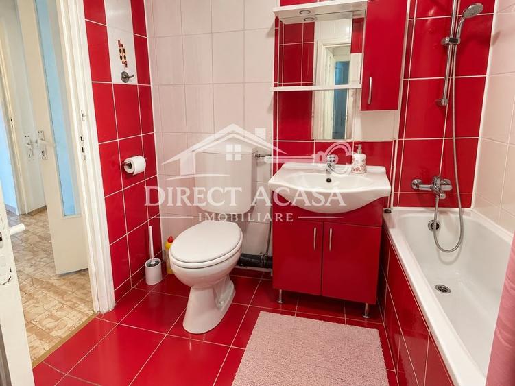 Apartament cu 3 camere decomandat în Cornișa