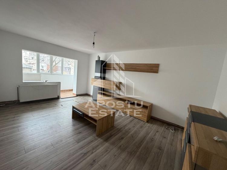 Apartament cu 3 camere decomandat, mobilat în Bucovina