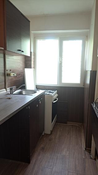 Apartament cu 2 camere semidecomandat în Brâncoveanu