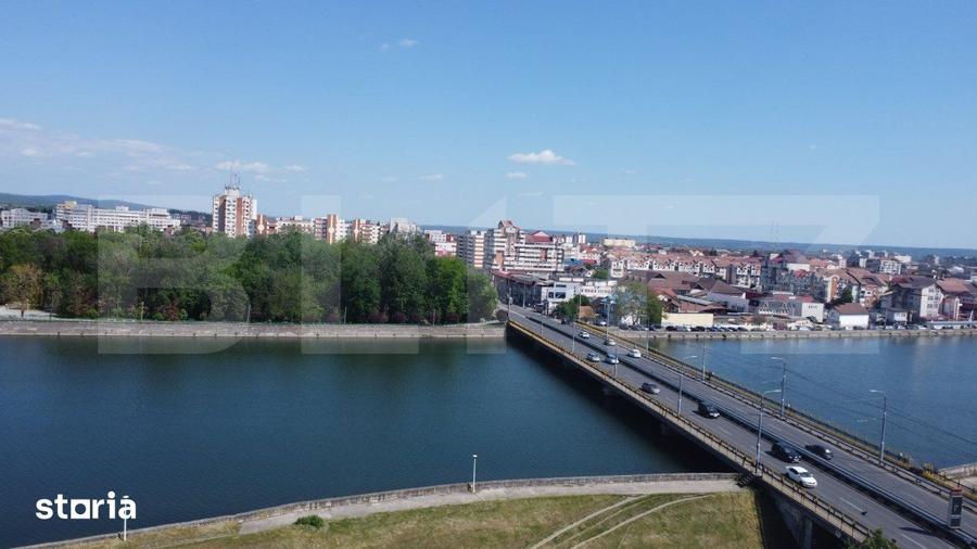 Spațiu comercial, de 1,500 mp, în Central