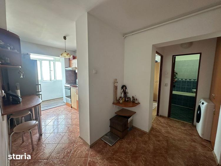 Apartament cu 2 camere decomandat, mobilat în Vest