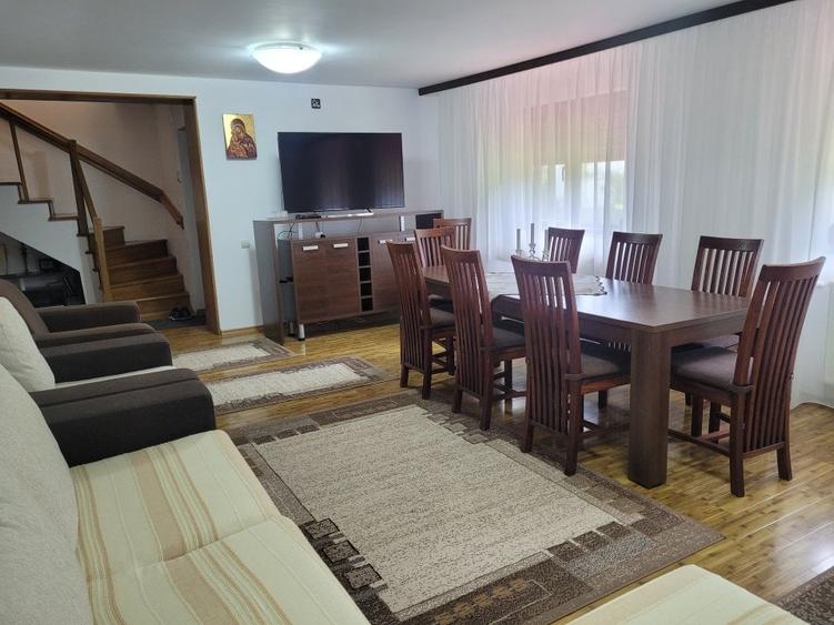 Casă individuală cu 7 camere cu Teren 1340 Mp în Brăduleț