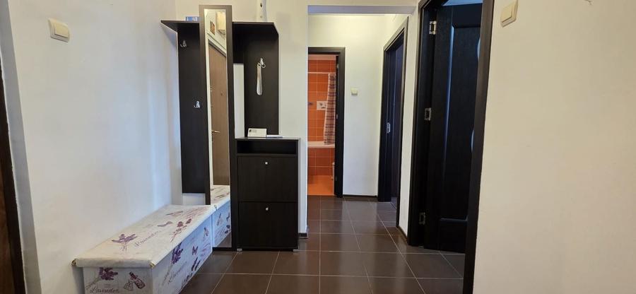 Apartament cu 2 camere decomandat, mobilat în Casa de Cultură