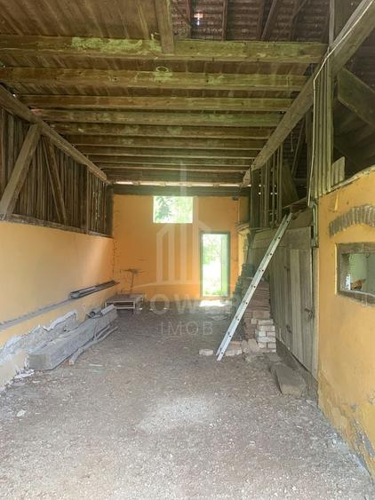 Casă individuală cu 11 camere cu Canalizare în Cisnădioara