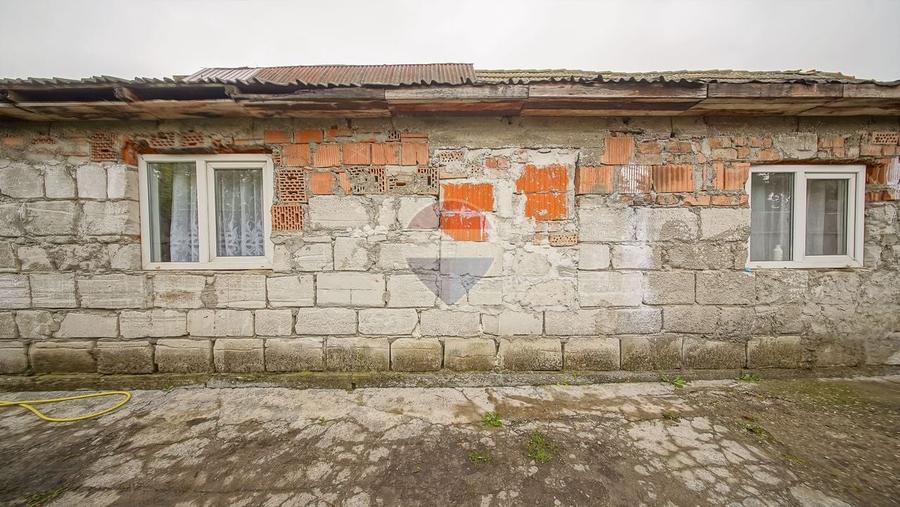 Casă individuală cu 3 camere cu Teren 360 Mp în Sânpetru