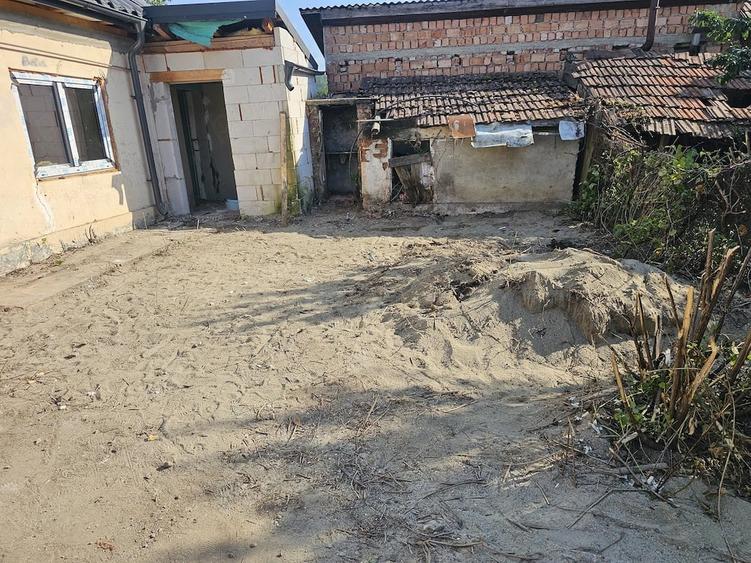 Casă cu 2 camere cu Teren 133 Mp în Central