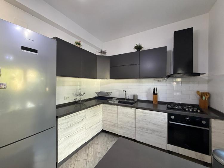 Casă individuală cu 4 camere cu Teren 440 Mp în Tunari