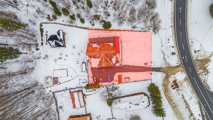 Casă individuală cu 12 camere cu Canalizare în Poiana Brașov