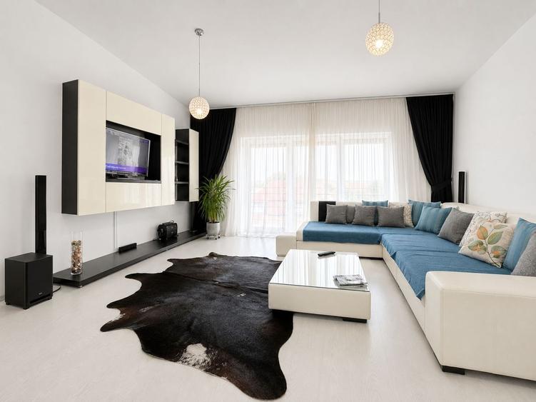 Apartament cu 3 camere decomandat, mobilat în Lipovei