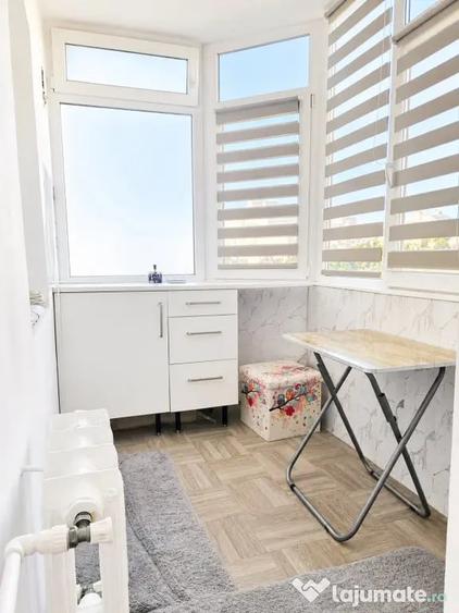 Apartament cu 2 camere decomandat în Trocadero